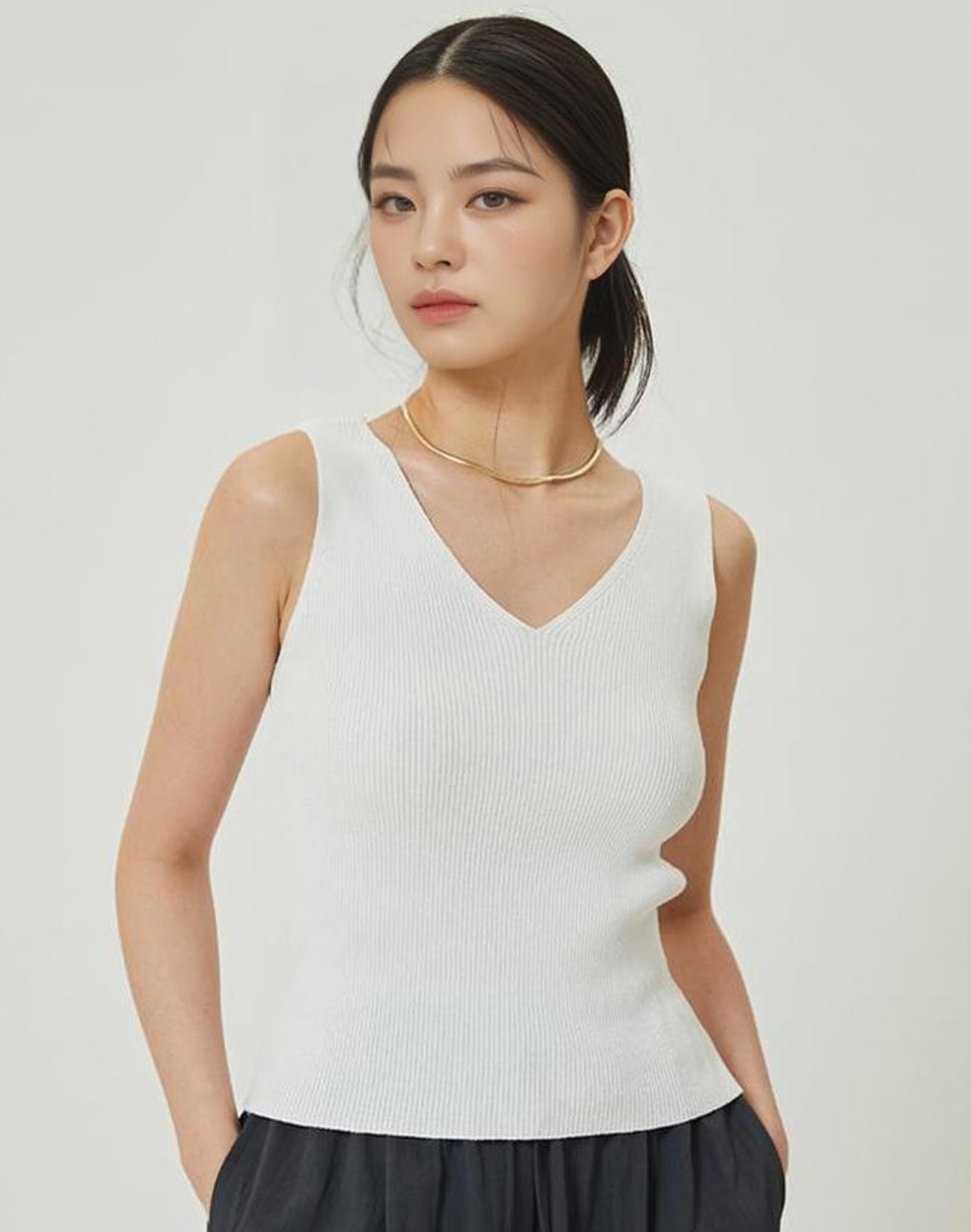 ノースリーブ Vネック ニット ベージュ 楽天市場】【SALE／20%OFF】総針Vネックノースリーブニット N